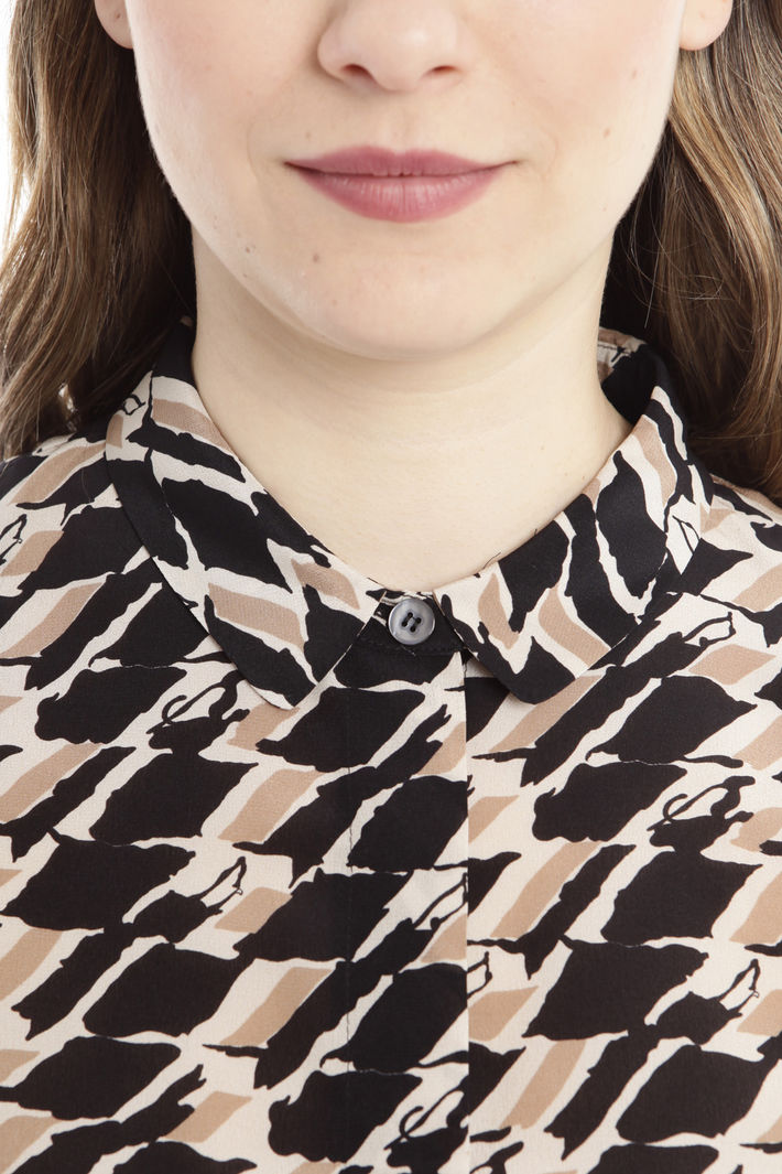 Camicia in crepe stampata Diffusione Tessile Camicia in crepe stampata Diffusione Tessile