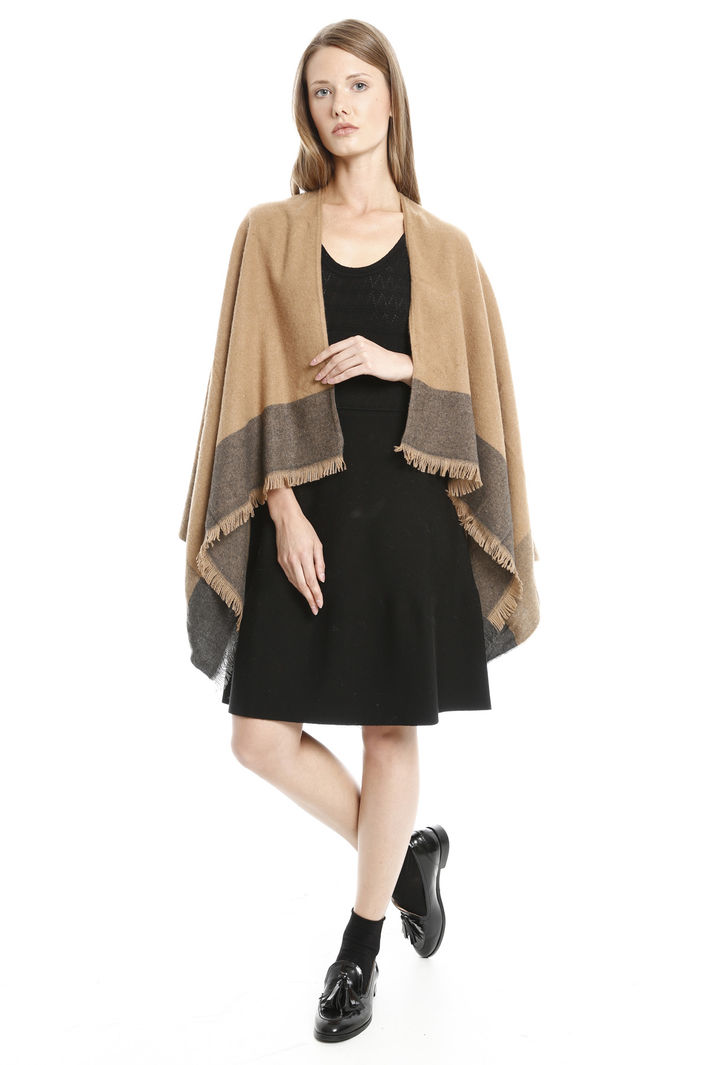 Poncho con fondo a contrasto Fashion Market Poncho con fondo a contrasto Fashion Market