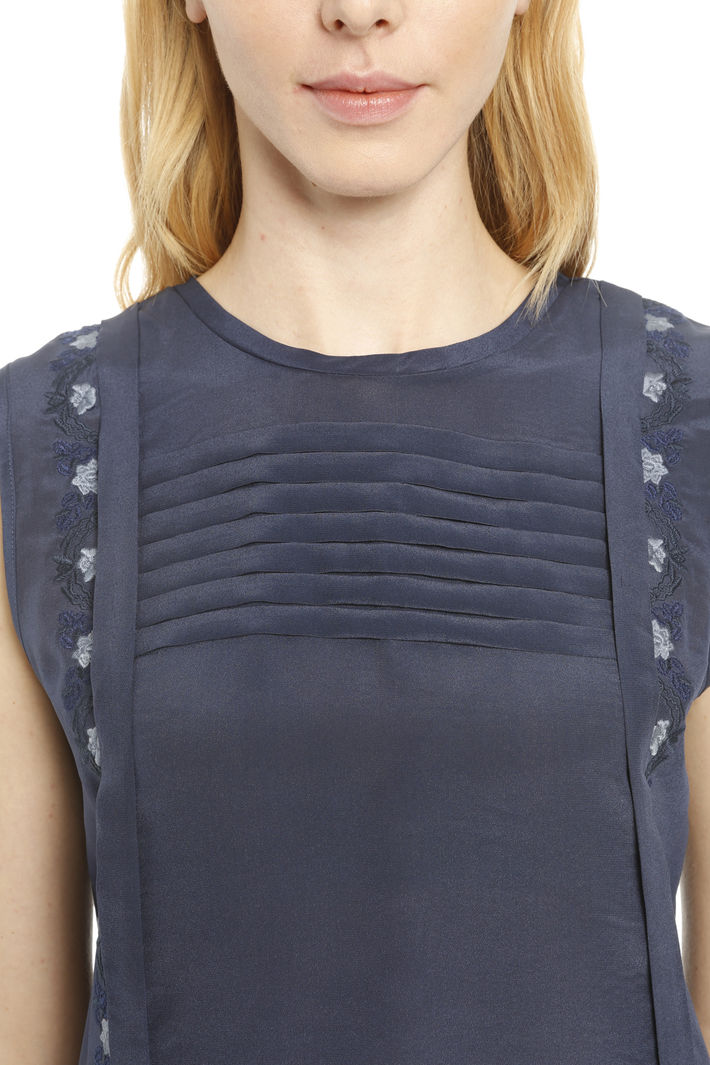 Top in seta con ricami Diffusione Tessile Top in seta con ricami Diffusione Tessile
