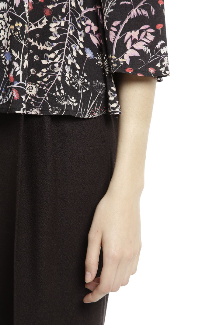 Blusa svasata a pieghe Diffusione Tessile Blusa svasata a pieghe Diffusione Tessile