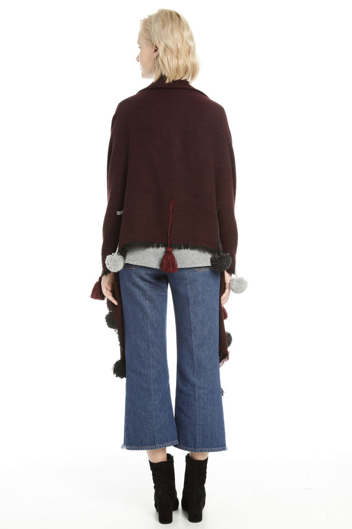 Poncho con pon pon decorativi Fashion Market Poncho con pon pon decorativi Fashion Market