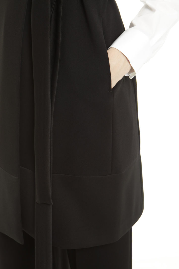 Casacca smanicata in crepe Fashion Market Casacca smanicata in crepe Fashion Market