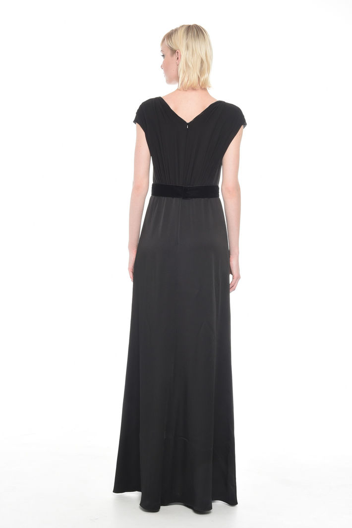 Abito lungo in satin crepe Abito lungo in satin crepe
