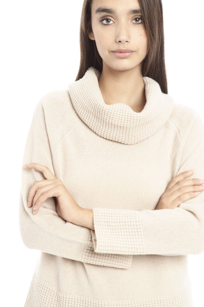 Pullover con fondo arrotondato Fashion Market Pullover con fondo arrotondato Fashion Market