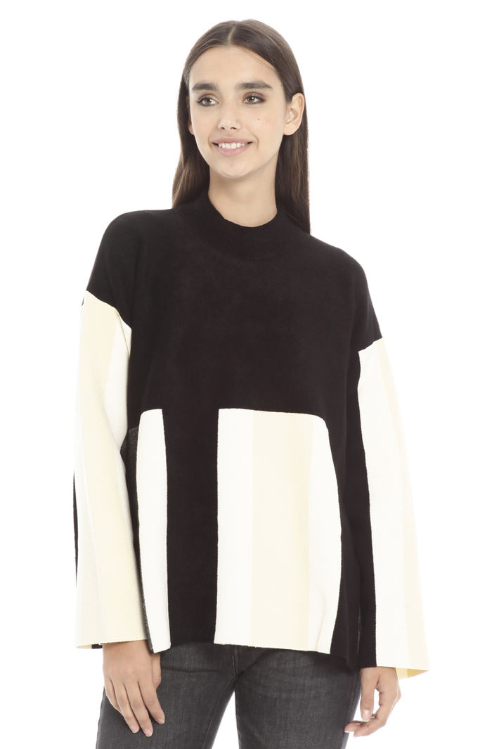 Pullover boxy con spacchi Diffusione Tessile Pullover boxy con spacchi Diffusione Tessile