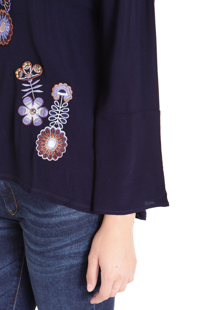 T-shirt ricamata a mano Fashion Market T-shirt ricamata a mano Fashion Market