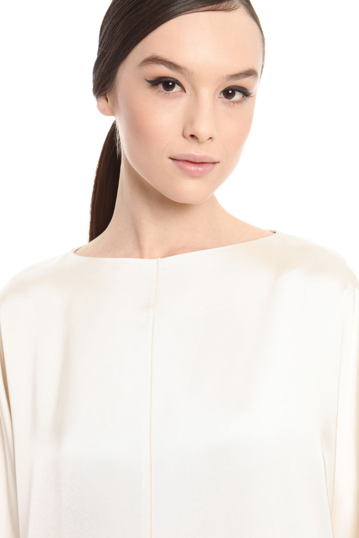 Casacca lunga in satin Intrend Casacca lunga in satin Intrend