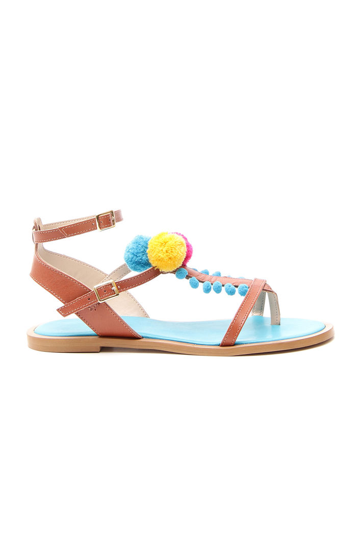 Sandali flat con pon-pon Intrend Sandali flat con pon-pon Intrend