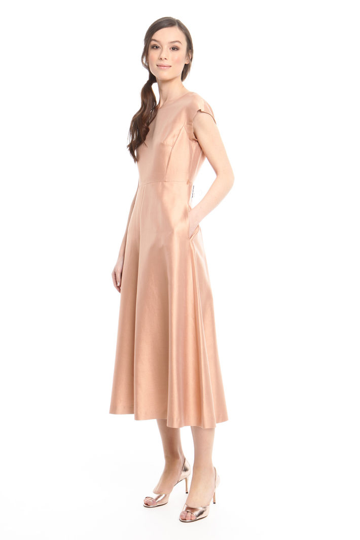 Abito lungo in shantung Intrend Abito lungo in shantung Intrend