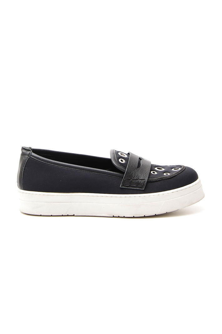 Sneakers con occhielli Intrend Sneakers con occhielli Intrend