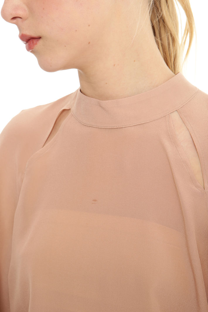 Blusa in seta con cut-out Fashion Market Blusa in seta con cut-out Fashion Market