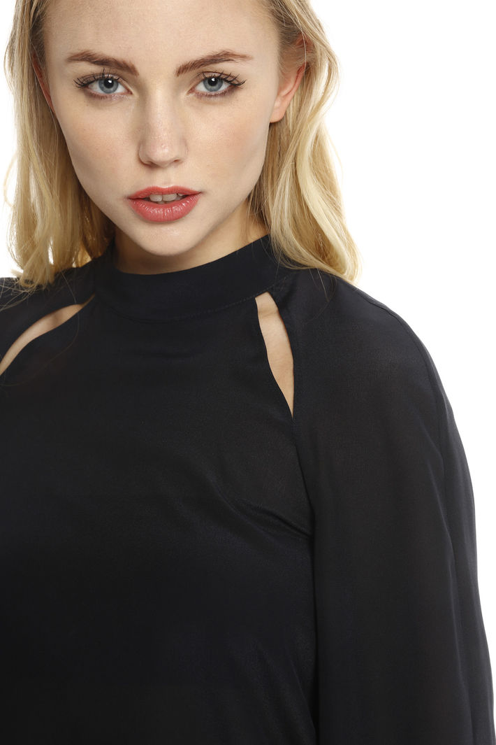 Blusa in seta con cut-out Fashion Market Blusa in seta con cut-out Fashion Market