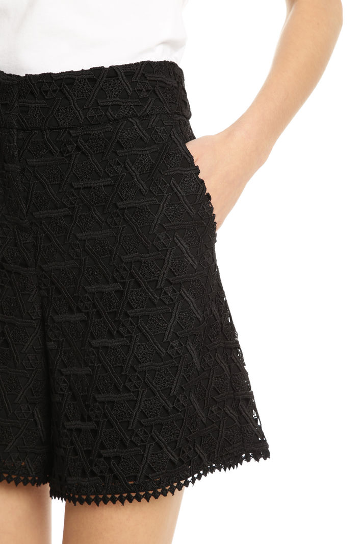 Shorts in tessuto macramè Diffusione Tessile Shorts in tessuto macramè Diffusione Tessile