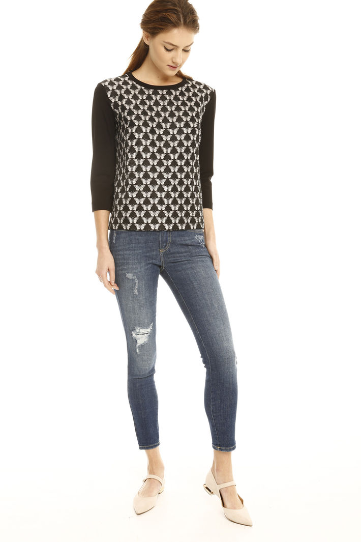 Jeans aderenti con strappo Diffusione Tessile Jeans aderenti con strappo Diffusione Tessile