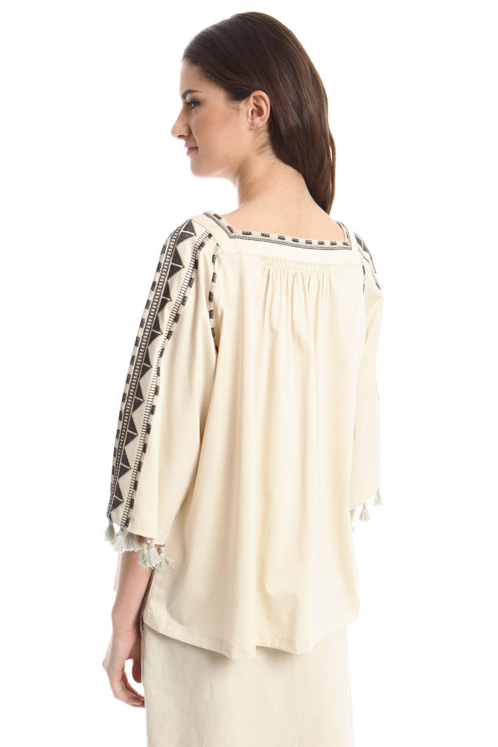 Top con ricami e nappine Diffusione Tessile Top con ricami e nappine Diffusione Tessile