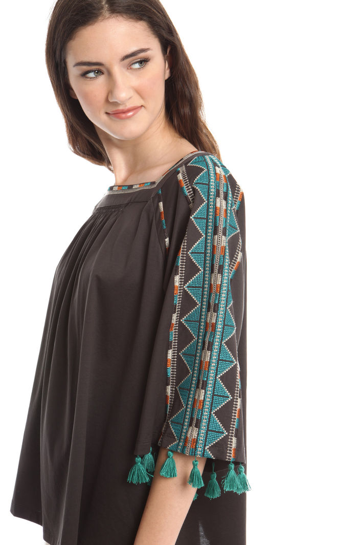 Top con ricami e nappine Diffusione Tessile Top con ricami e nappine Diffusione Tessile