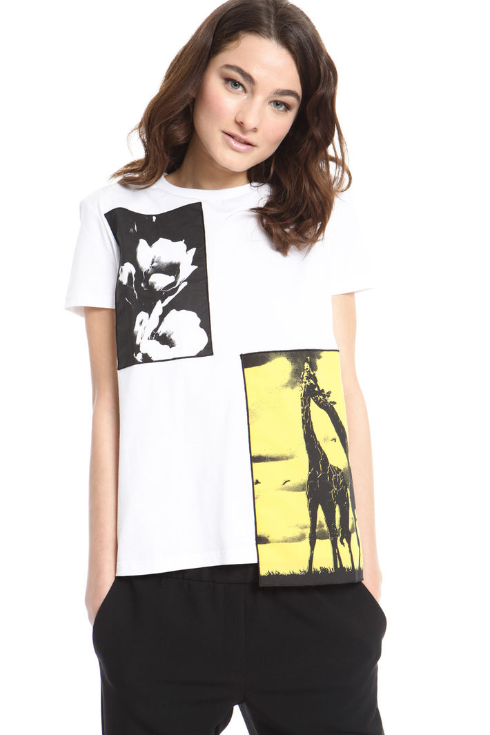 T-shirt con ricami applicati Intrend T-shirt con ricami applicati Intrend