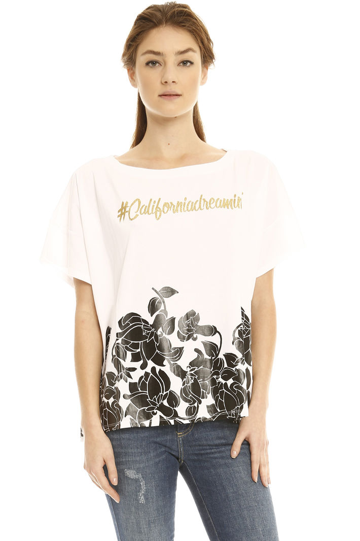 T-shirt oversize con ricami Fashion Market T-shirt oversize con ricami Fashion Market