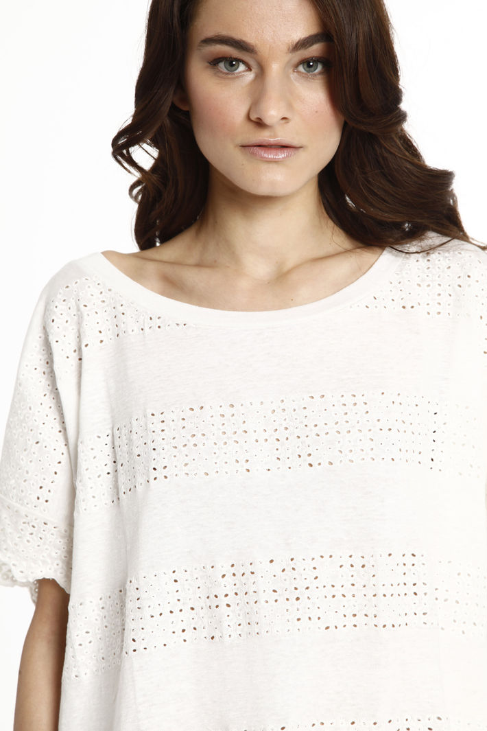 T-shirt con dettagli sangallo Diffusione Tessile T-shirt con dettagli sangallo Diffusione Tessile