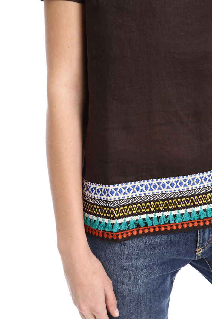 T-shirt ricamata Intrend T-shirt ricamata Intrend