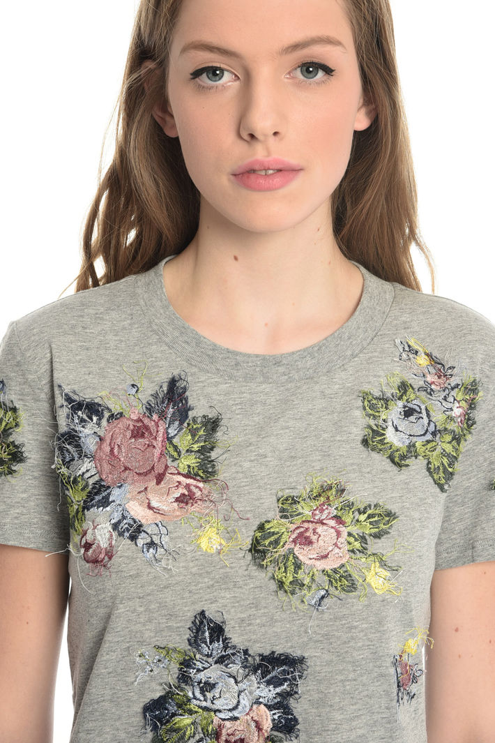 T-shirt con ricami floreali Diffusione Tessile T-shirt con ricami floreali Diffusione Tessile