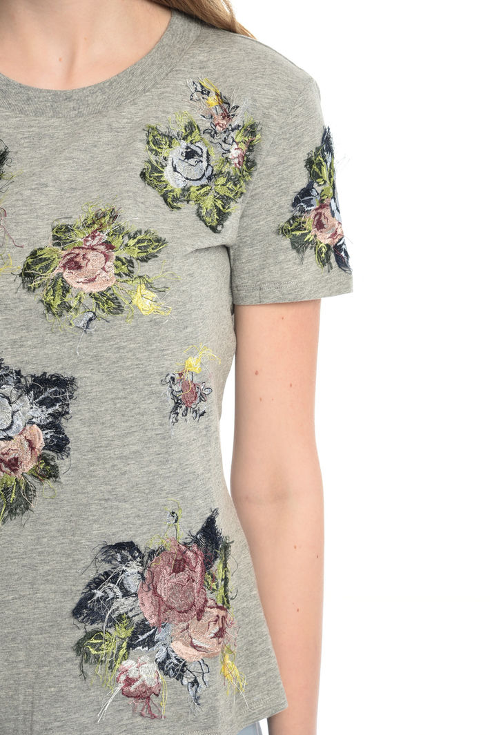 T-shirt con ricami floreali Diffusione Tessile T-shirt con ricami floreali Diffusione Tessile