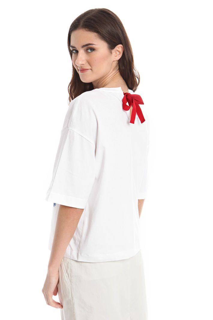 T-shirt con ricami e applicazioni Fashion Market T-shirt con ricami e applicazioni Fashion Market