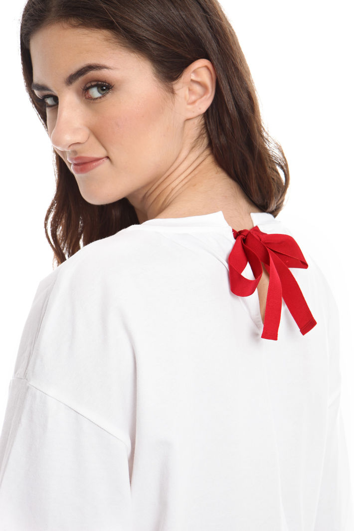T-shirt con ricami e applicazioni Fashion Market T-shirt con ricami e applicazioni Fashion Market