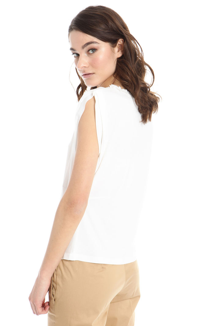 Top con piccoli strass ricamati Fashion Market Top con piccoli strass ricamati Fashion Market