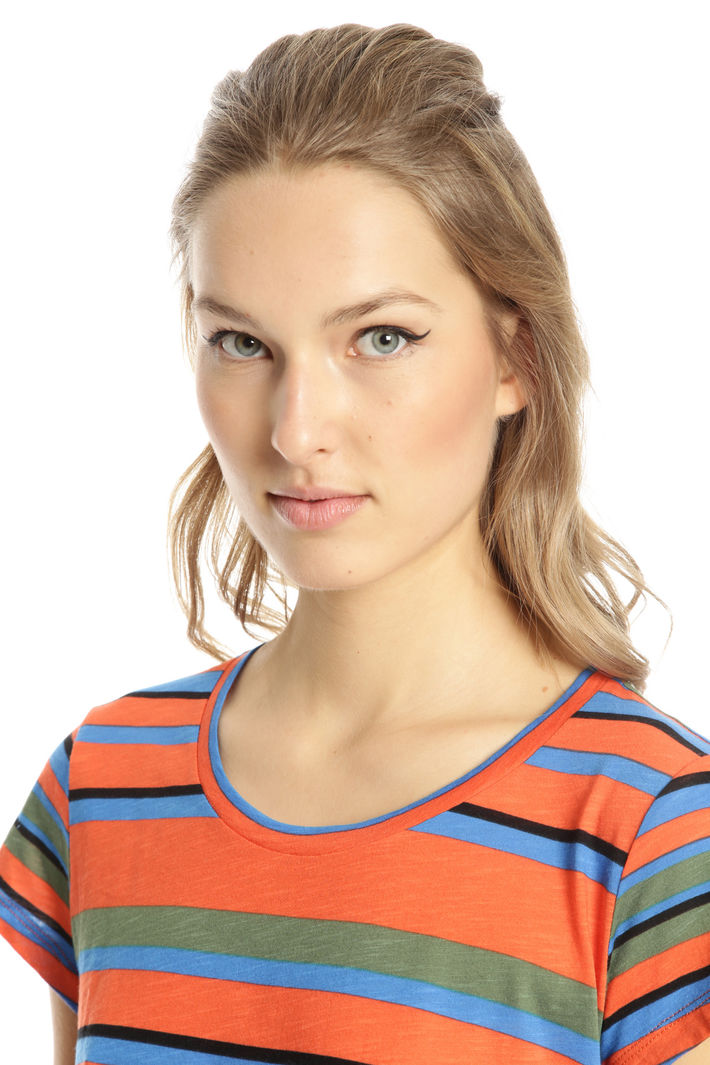 T-shirt svasata in cotone Fashion Market T-shirt svasata in cotone Fashion Market