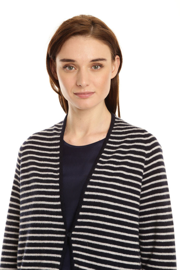 Cardigan lungo a righe Intrend Cardigan lungo a righe Intrend