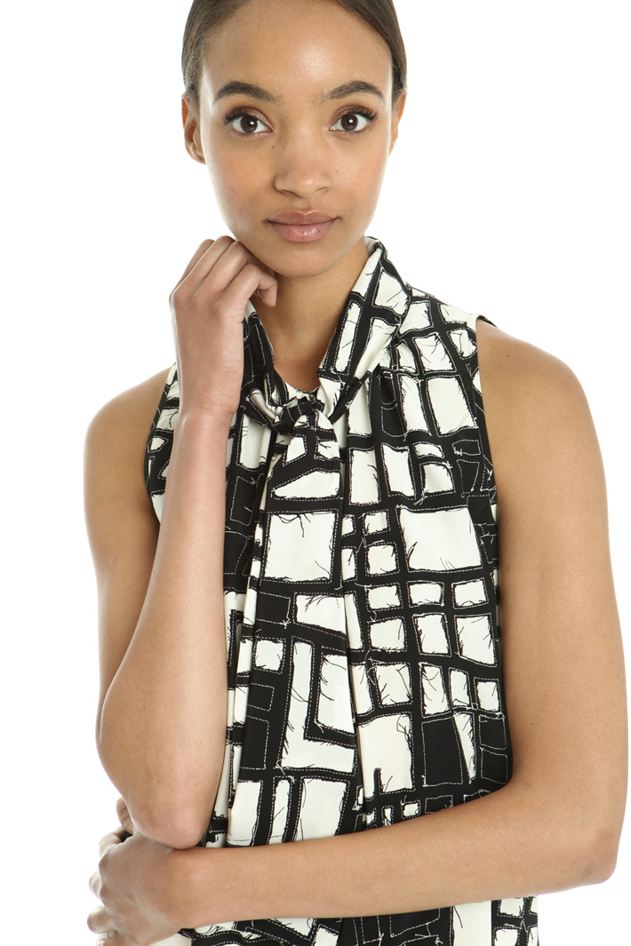 Top con collo a sciarpa Diffusione Tessile Top con collo a sciarpa Diffusione Tessile