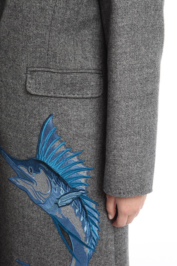 Cappotto con maxi ricamo Diffusione Tessile Cappotto con maxi ricamo Diffusione Tessile