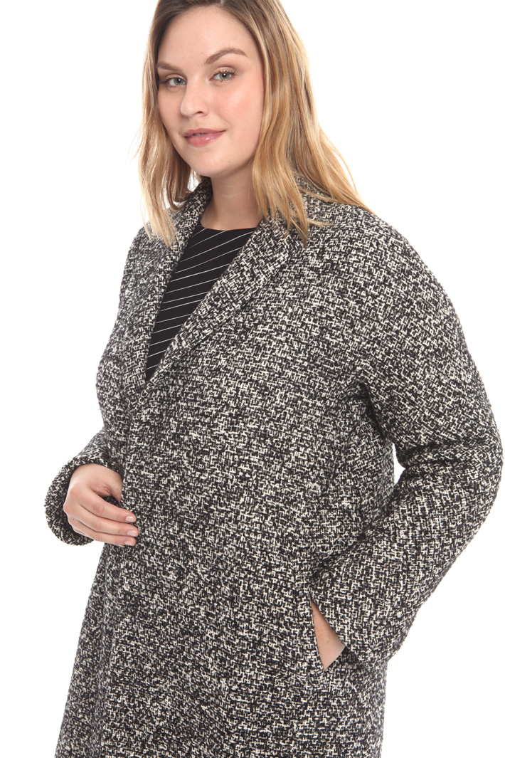 Cappotto in bouclé tinto filo Diffusione Tessile Cappotto in bouclé tinto filo Diffusione Tessile