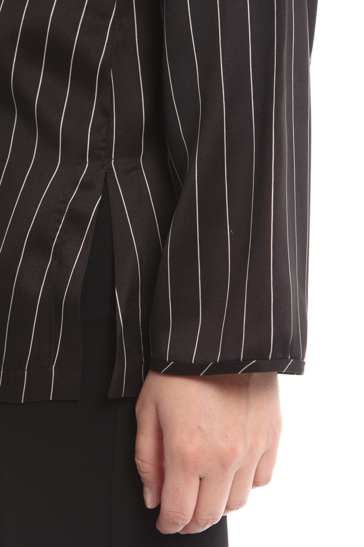 Casacca ampia in twill rigato Diffusione Tessile Casacca ampia in twill rigato Diffusione Tessile