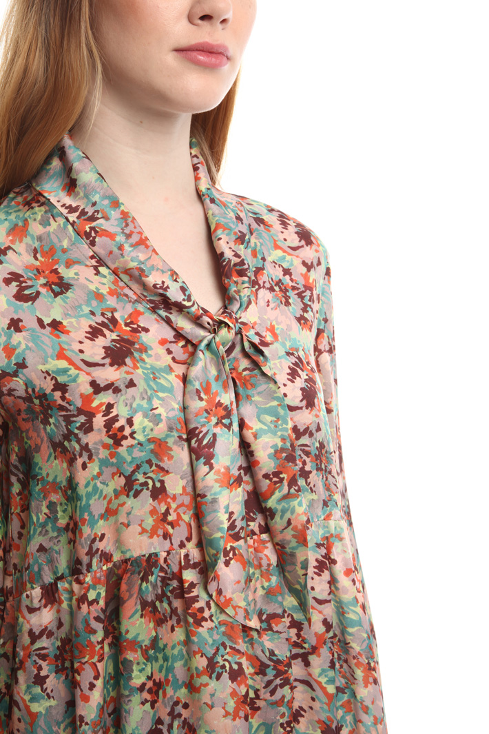 Blusa in raso Diffusione Tessile Blusa in raso Diffusione Tessile