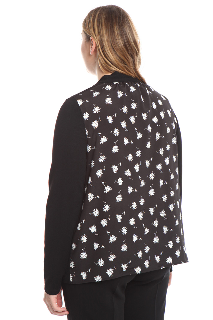 Cardigan in maglia e crepe Diffusione Tessile Cardigan in maglia e crepe Diffusione Tessile