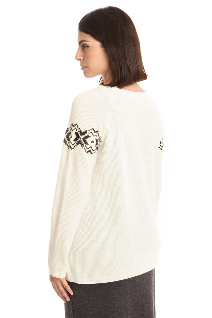 Maglia con paillettes ricamate Diffusione Tessile Maglia con paillettes ricamate Diffusione Tessile
