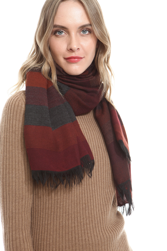 Stola leggera con fantasia Diffusione Tessile Stola leggera con fantasia Diffusione Tessile