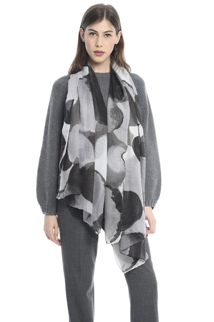 Stola leggera con fantasia Diffusione Tessile Stola leggera con fantasia Diffusione Tessile