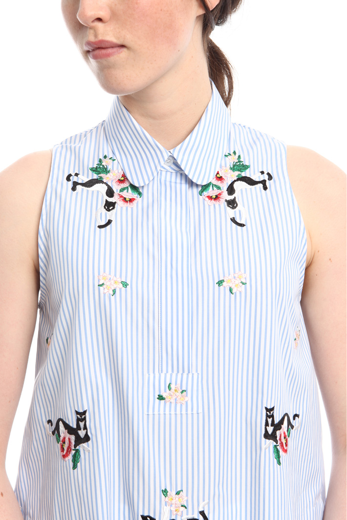 Camicia ricamata senza maniche Diffusione Tessile Camicia ricamata senza maniche Diffusione Tessile