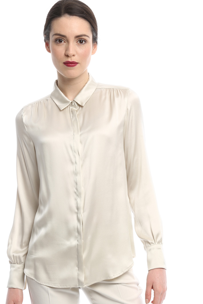 Camicia in raso di seta Diffusione Tessile Camicia in raso di seta Diffusione Tessile
