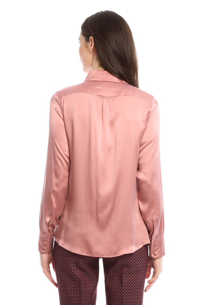 Camicia in raso di seta Diffusione Tessile Camicia in raso di seta Diffusione Tessile