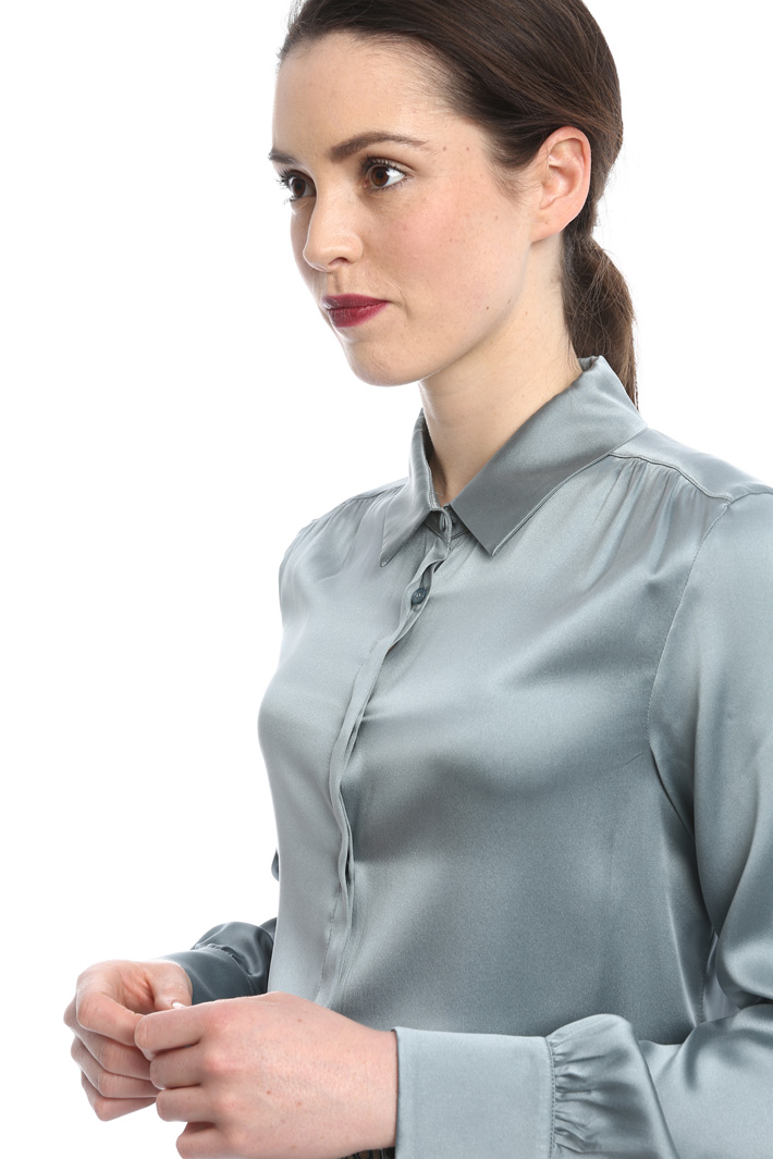 Camicia in raso di seta Diffusione Tessile Camicia in raso di seta Diffusione Tessile