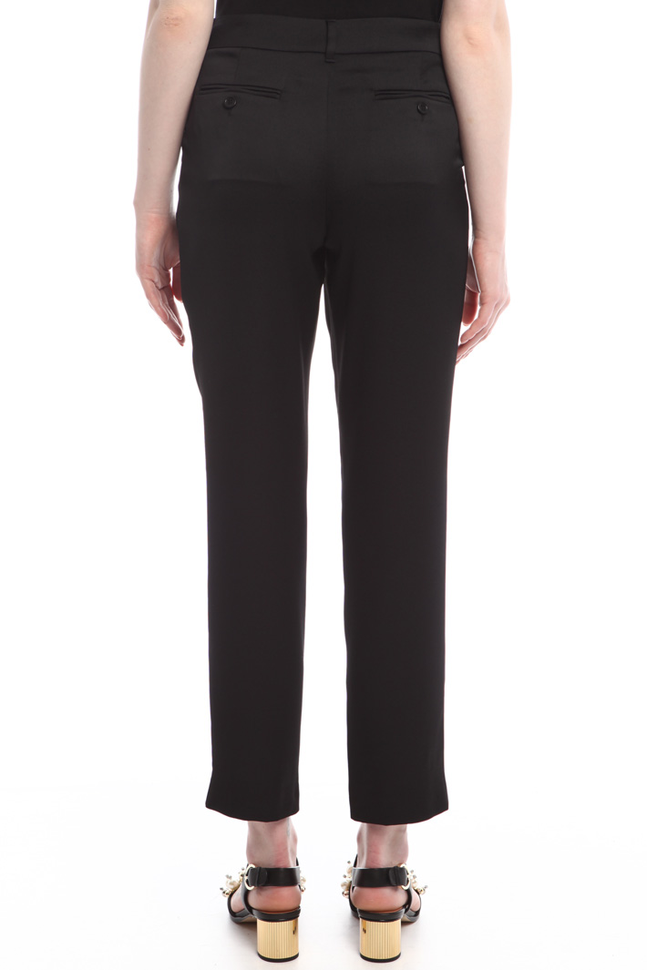 Pantaloni in enver satin Diffusione Tessile Pantaloni in enver satin Diffusione Tessile