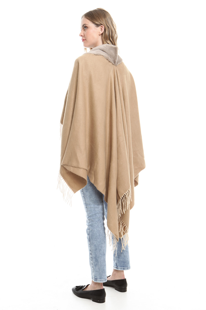 Stola con bordo Diffusione Tessile Stola con bordo Diffusione Tessile