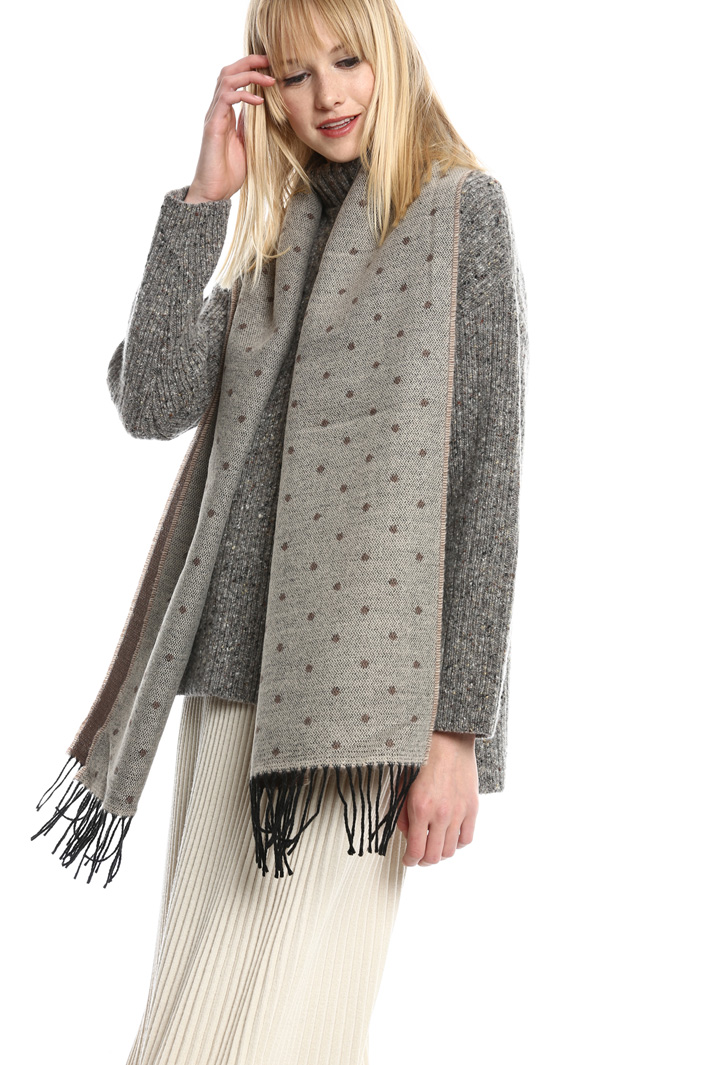 Sciarpa a pois con frange Diffusione Tessile Sciarpa a pois con frange Diffusione Tessile