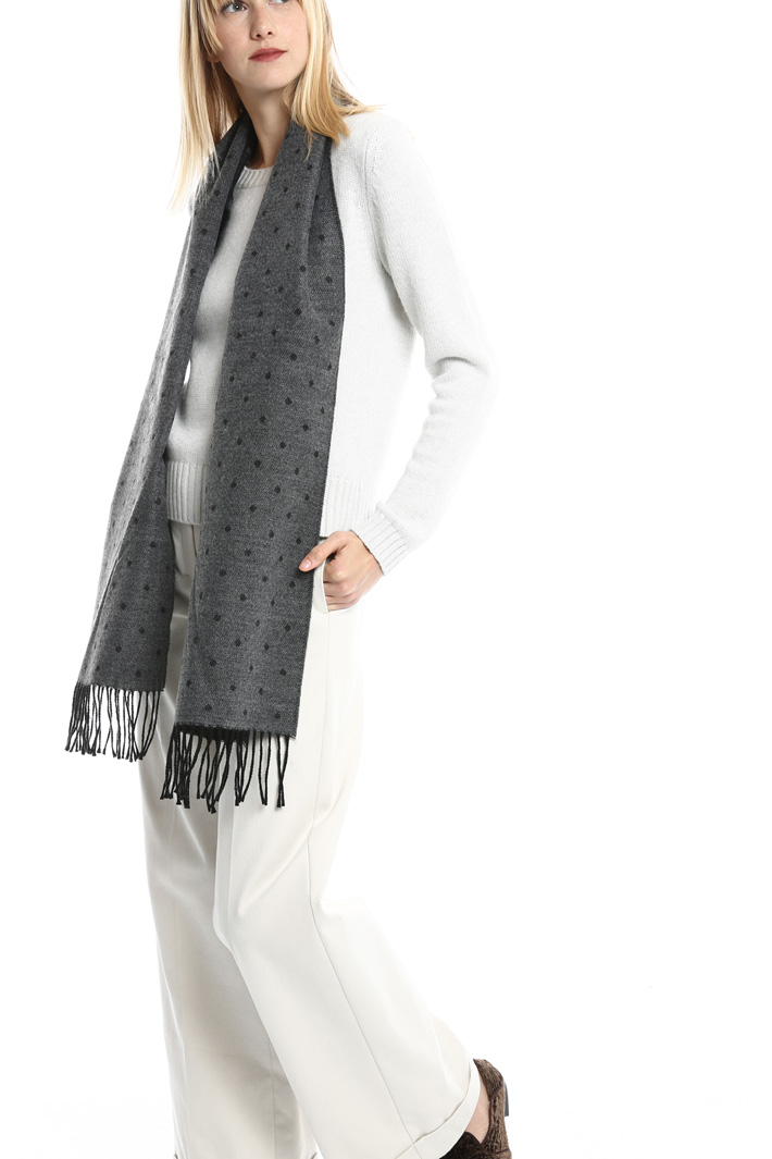 Sciarpa a pois con frange Diffusione Tessile Sciarpa a pois con frange Diffusione Tessile