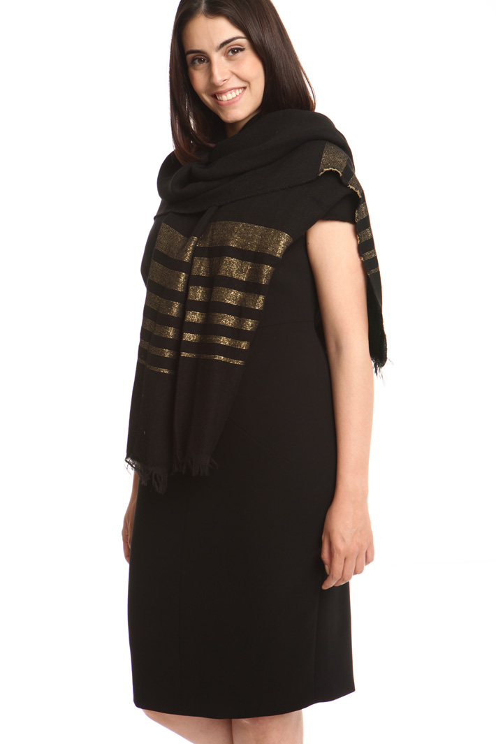 Sciarpa con righe lurex Diffusione Tessile Sciarpa con righe lurex Diffusione Tessile