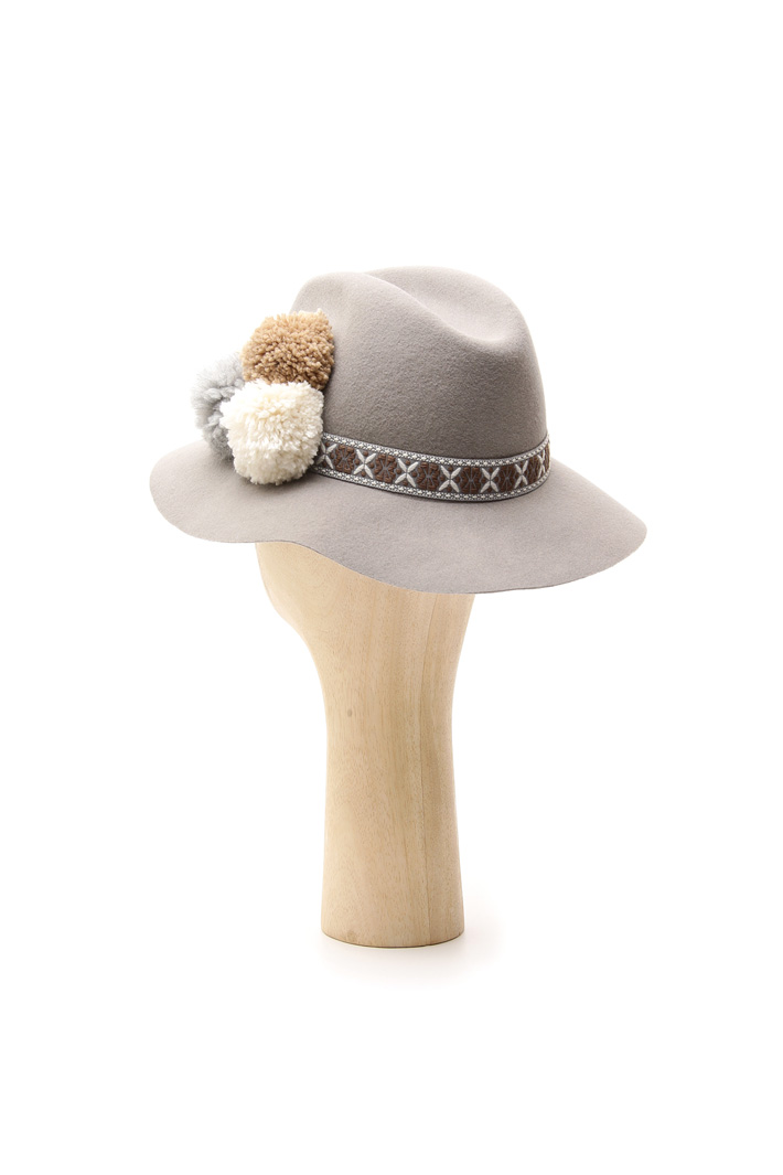 Fedora con pon pon Diffusione Tessile Fedora con pon pon Diffusione Tessile